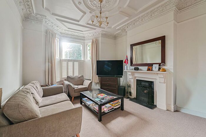 2 Bedroom Flat To Rent In Alexandra Road, Wimbledon, London, SW19