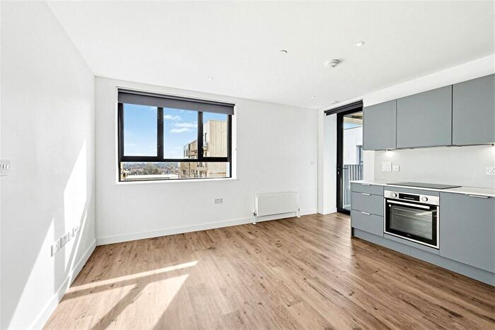 Apartment To Rent In Barking Road, London, E6