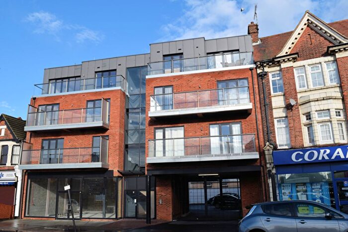 2 Bedroom Flat To Rent In London Road, Westcliff-On-Sea, SS0