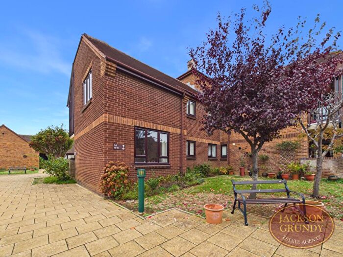 2 Bedroom Apartment For Sale In Pond Farm Close, Duston, NN5