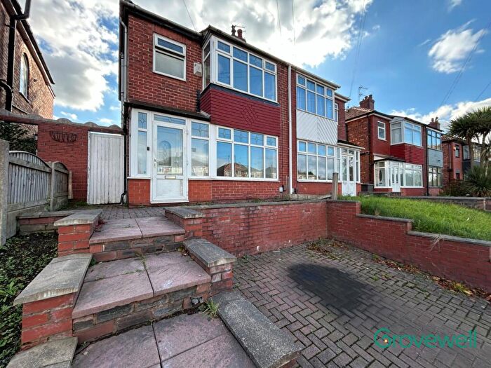 3 Bedroom Semi-Detached House To Rent In Hollinwood Avenue, Chadderton, Oldham, OL9