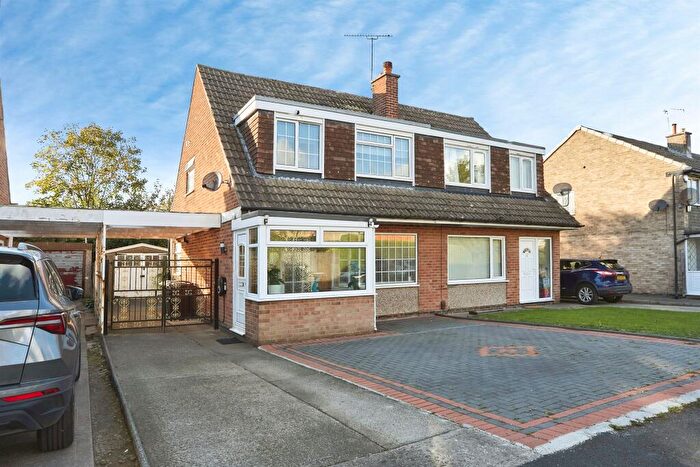 3 Bedroom Semi-Detached House For Sale In Overdale Avenue, Leeds, LS17