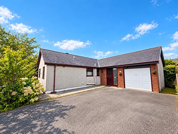 3 Bedroom Bungalow For Sale In Tregaen, Bangor, LL57