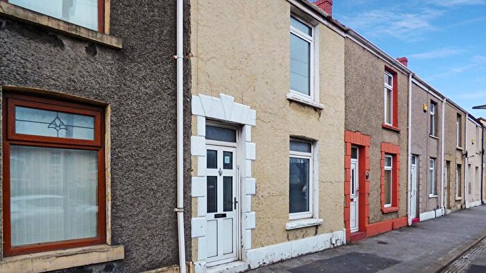 3 Bedroom Terraced House To Rent In Fabian Way, Swansea, SA1