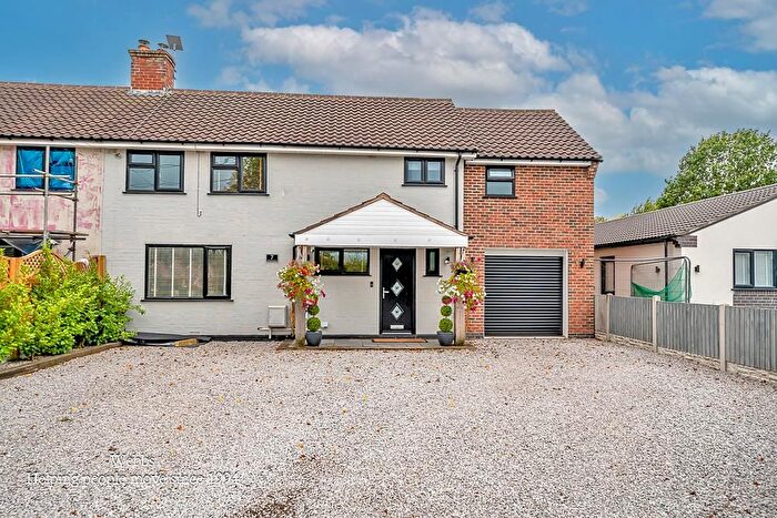 4 Bedroom Semi-Detached House For Sale In Rodbaston Drive, Penkridge, Stafford, ST19