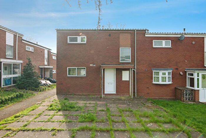 2 Bedroom End Of Terrace House For Sale In Wolverhampton Road, Oldbury, B68