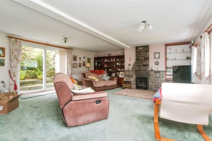 3 Bedroom Detached House For Sale In Hen Durnpike, Tregarth, Bangor, Gwynedd, LL57