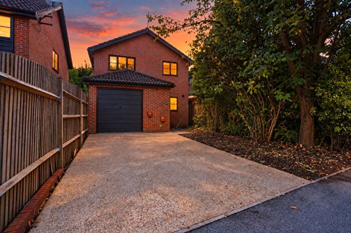 4 Bedroom Detached House For Sale In Honeysuckle Close, Winchester, SO22