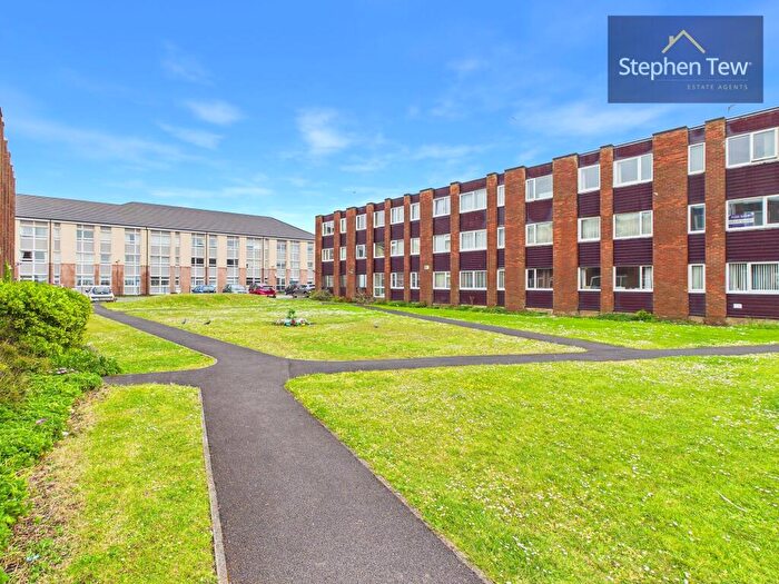 1 Bedroom Flat For Sale In Clifton Drive, Blackpool, FY4