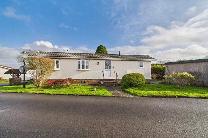 2 Bedroom Park Home For Sale In Newdigate, Newdigate, RH5