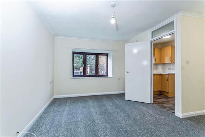 Retirement Property To Rent In Autumn Lodge, South Park Hill Road, South Croydon, CR2