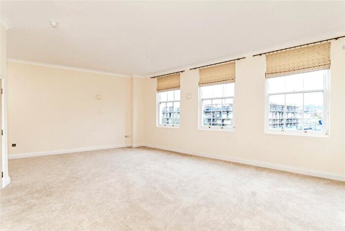 3 Bedroom Apartment To Rent In Victoria Bridge Road, Bath, Somerset, BA1