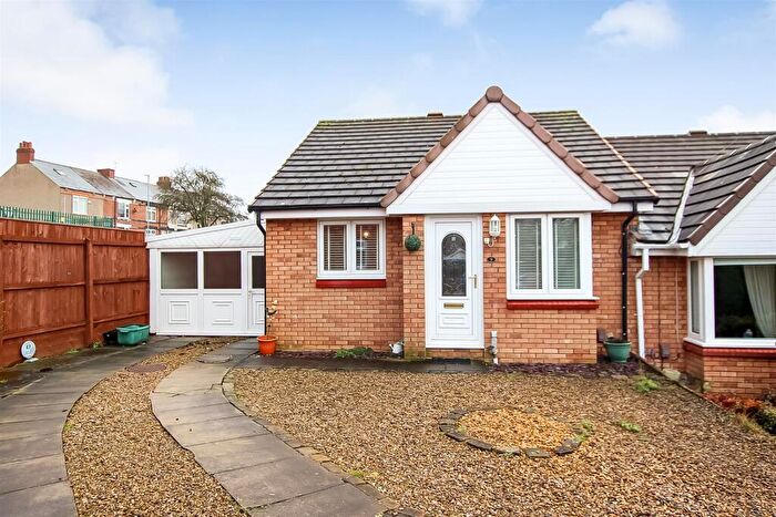 2 Bedroom Semi-Detached Bungalow To Rent In Cheviot Court, Darlington, DL1