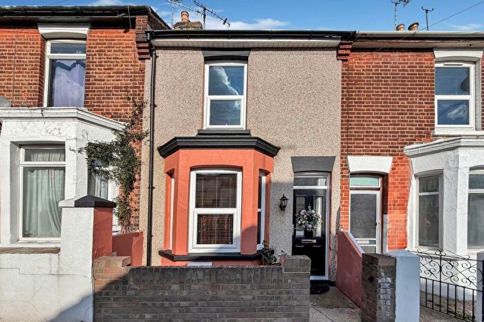 3 Bedroom Terraced House For Sale In Leslie Road, Gillingham, ME7