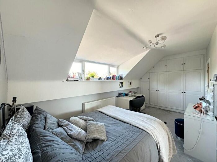 6 Bedroom Semi-Detached House For Sale In Chingford, London, E4