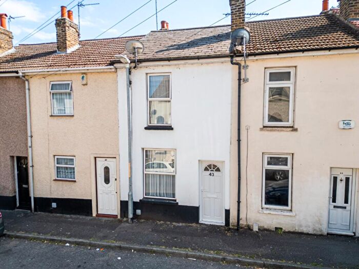 2 Bedroom Terraced House For Sale In Lower Range Road, Gravesend, Kent, DA12