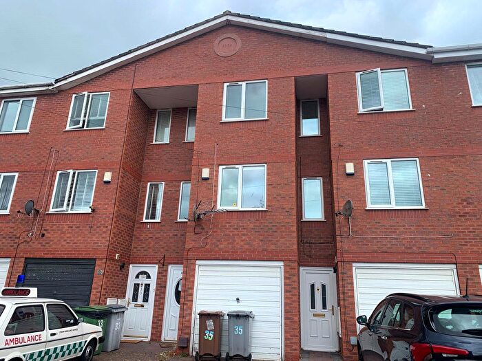 3 Bedroom Town House For Sale In Queens Road, Birkenhead, Merseyside, CH42