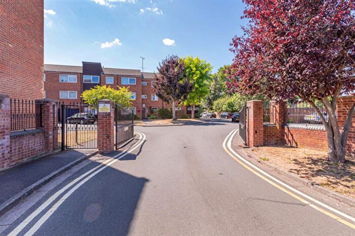 1 Bedroom Apartment For Sale In Powney Road, Maidenhead, SL6