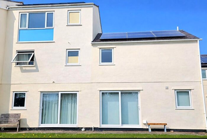 3 Bedroom Flat For Sale In Glan Gors, Harlech, LL46