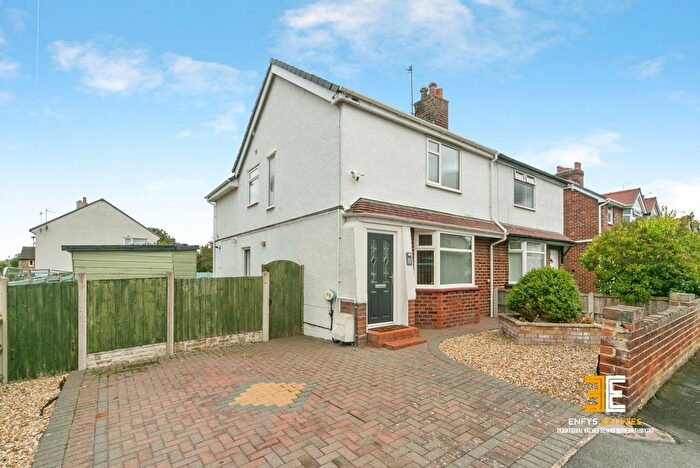 3 Bedroom Semi-Detached House For Sale In Sydenham Avenue, Abergele, LL22
