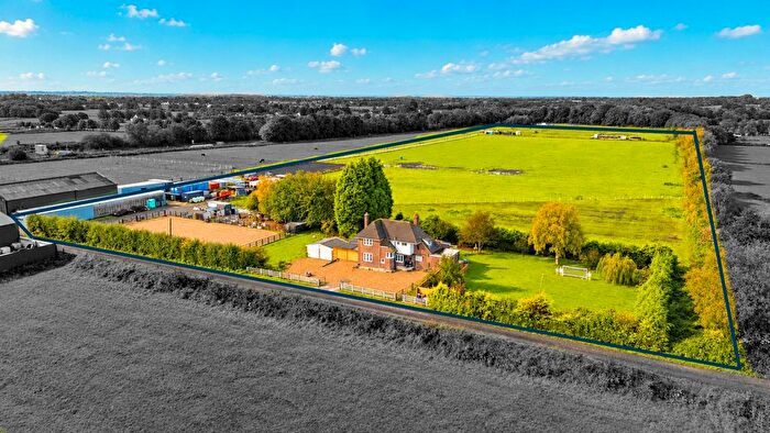 3 Bedroom Detached House For Sale In Moss Road, Cadishead, M44