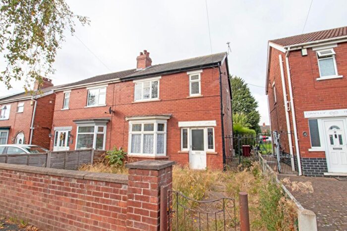 3 Bedroom Semi-Detached House For Sale In Buckingham Avenue, Scunthorpe, DN15