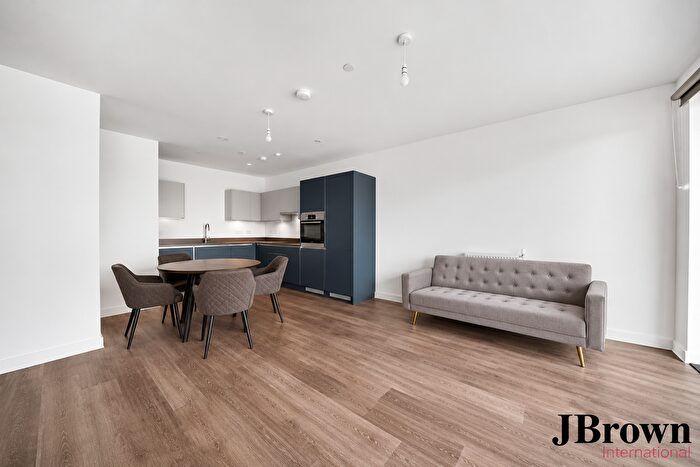 2 Bedroom Flat To Rent In Waterden Road, London, E20