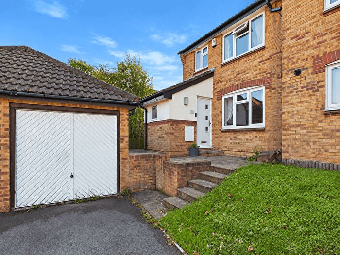 3 Bedroom Semi-Detached House For Sale In Collingworth Rise, Park Gate, SO31