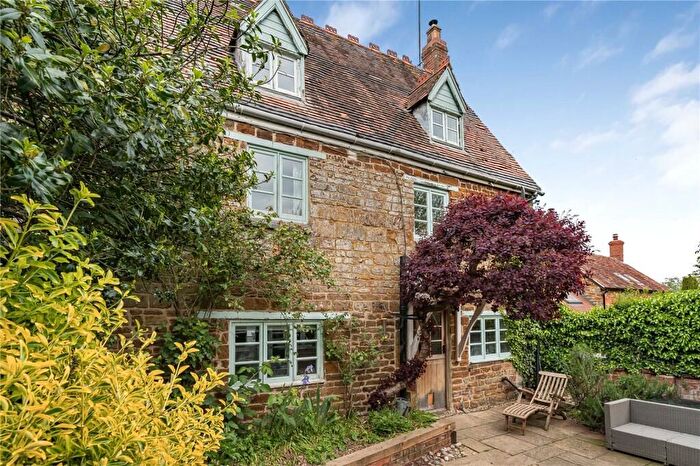 3 Bedroom Cottage To Rent In Moreton Road, Eydon, NN11