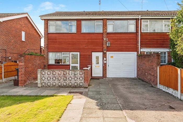 4 Bedroom Semi-Detached House For Sale In Saughall Road, Blacon, Chester, CH1