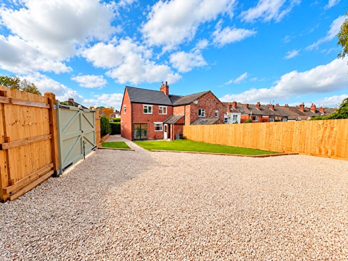 3 Bedroom Semi-Detached House For Sale In Green Lane, Whitwick, LE67