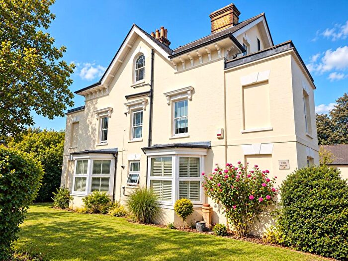 2 Bedroom Flat For Sale In High Street, Nutfield, Redhill, Surrey, RH1