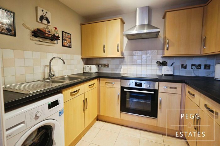 2 Bedroom Flat For Sale In Coverdale Court, Paignton, TQ3