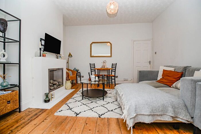 1 Bedroom Flat For Sale In Portsmouth Road, Woolston, Southampton, SO19