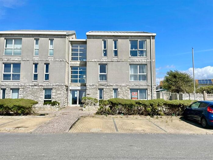 2 Bedroom Flat For Sale In Grangecroft Road, Portland, DT5