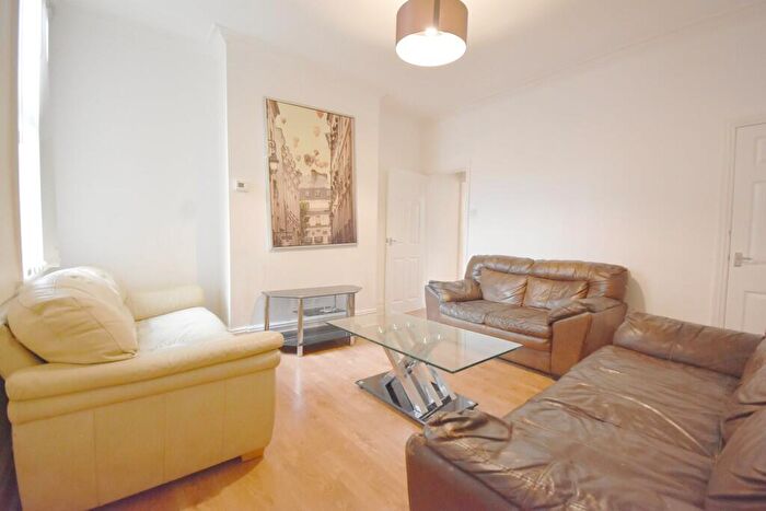 4 Bedroom Terraced House To Rent In Bolingbroke Road, Coventry, CV3