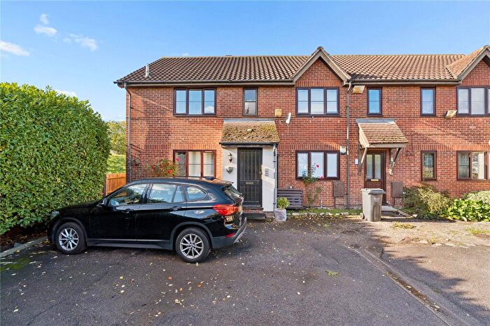 1 Bedroom Apartment For Sale In Chase End, Chaseway, Basildon, Essex, SS16