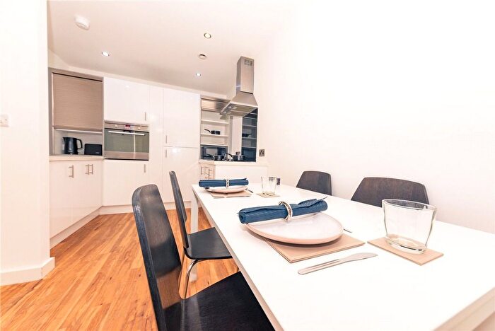 2 Bedroom Flat To Rent In Plaza Boulevard, Liverpool, L8