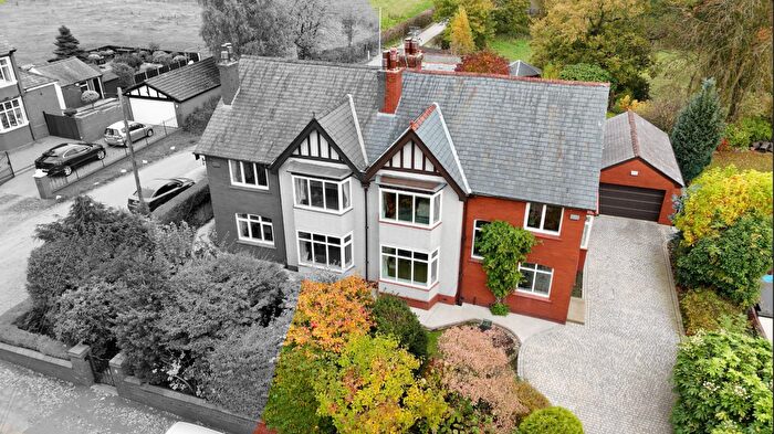 4 Bedroom Semi-Detached House For Sale In Starling Road, Radcliffe, M26