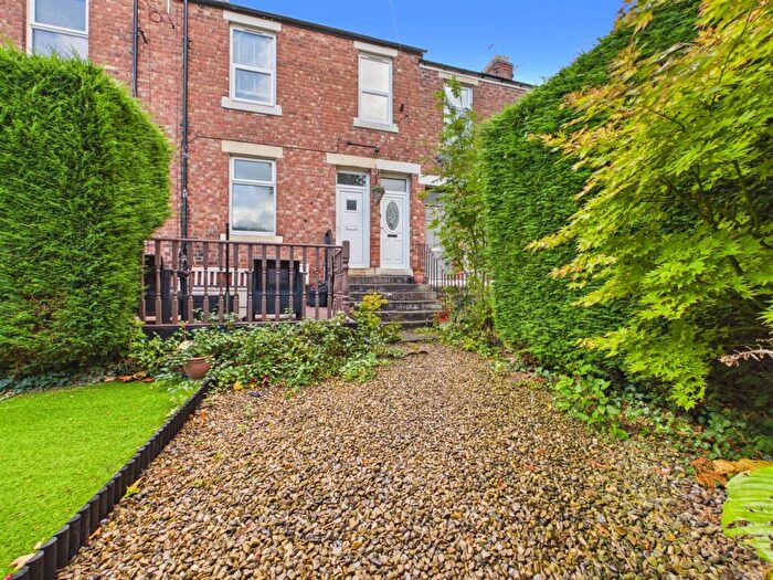 2 Bedroom Flat For Sale In Belle Vue Grove, Low Fell, Gateshead, NE9