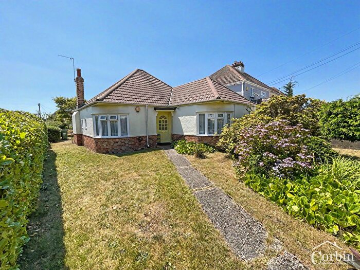 3 Bedroom Detached Bungalow For Sale In Mossley Avenue, Poole, BH12