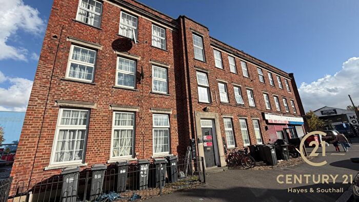 2 Bedroom Flat For Sale In Devonshire House, TW3