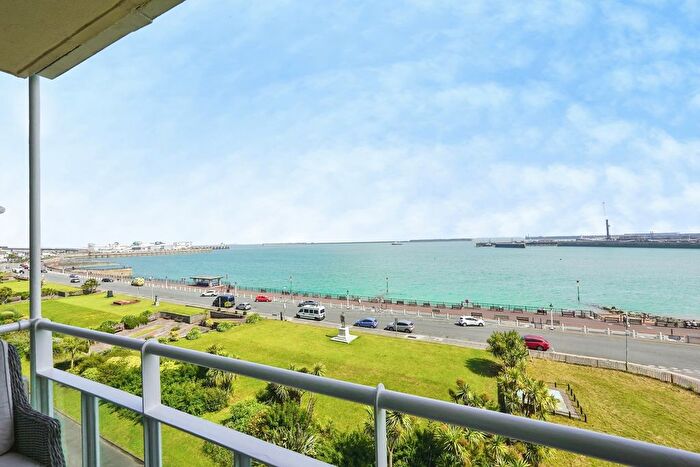 2 Bedroom Flat For Sale In The Gateway, Dover, Kent, CT16
