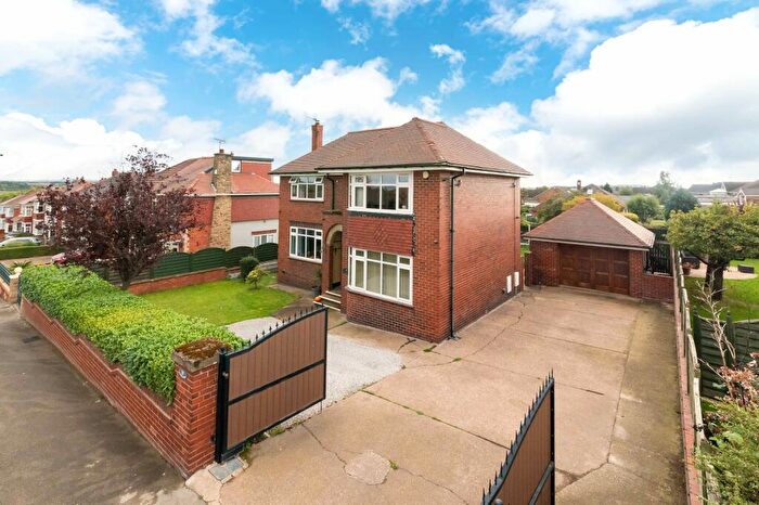 4 Bedroom Detached House For Sale In Lundhill Road, Wombwell, S73
