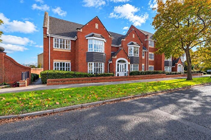 2 Bedroom Apartment For Sale In Knaresborough Court, Bletchley, MK3