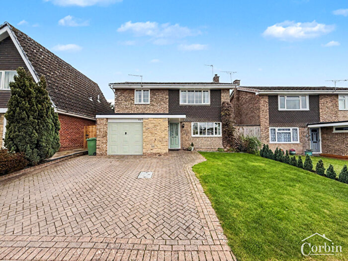 3 Bedroom Detached House For Sale In Runnymede Avenue, Bournemouth, BH11