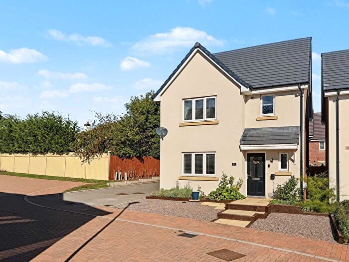 3 Bedroom Detached House For Sale In Wenlock Way, Daventry, NN11