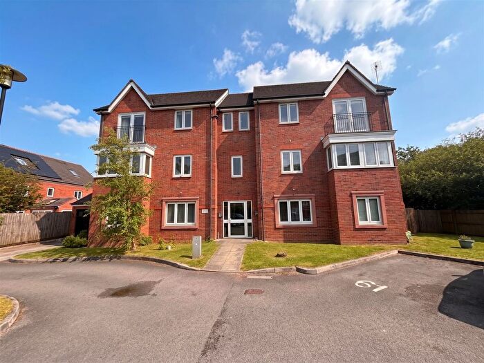 2 Bedroom Flat For Sale In Rosefinch Road, Altrincham, WA14