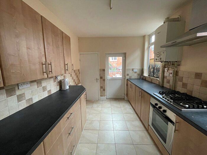 4 Bedroom Terraced House To Rent In Thurlow Road, Leicester, LE2