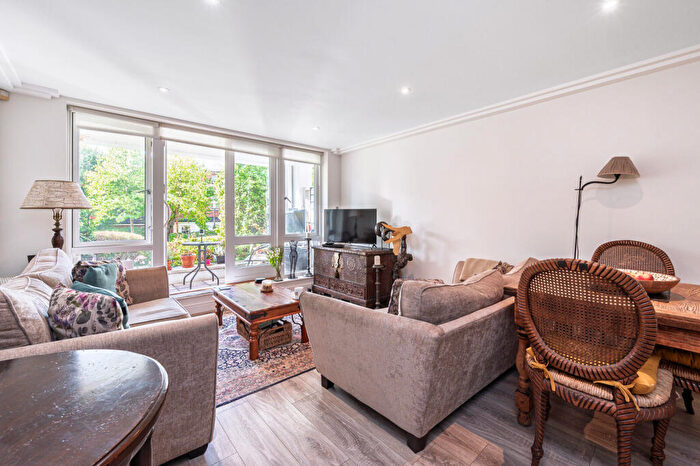 3 Bedroom Flat For Sale In Kidderpore Avenue, Hampstead, London, NW3